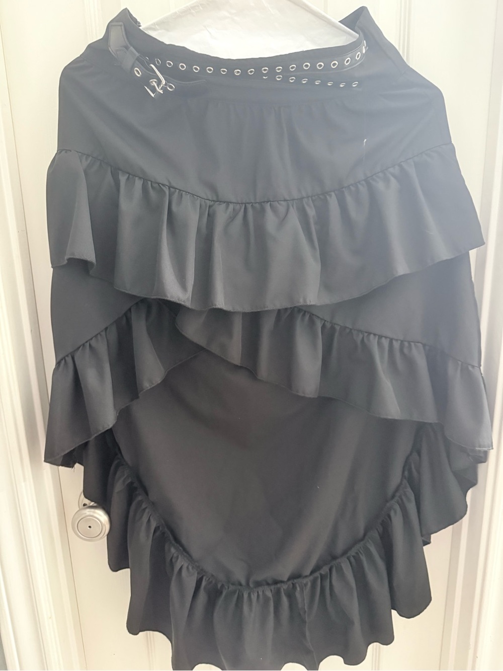 ROMWE Black Asymmetrical Ruffle Skirt with Eyelet Belt